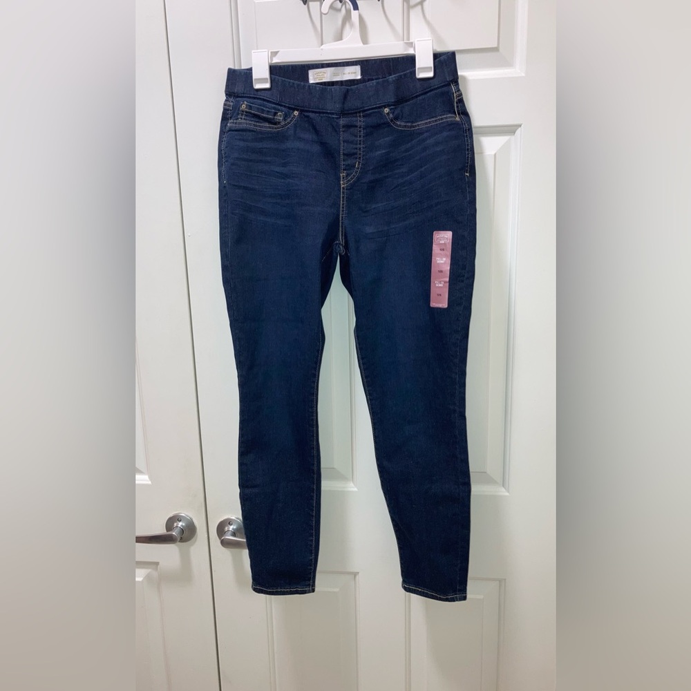 Levi's Pull-on Skinny Jeans Totally Shaping Size 10S 30 x 28 NWOT